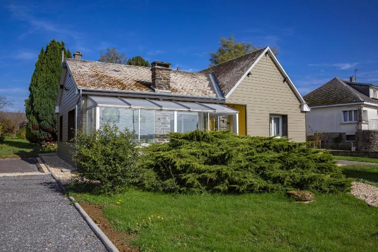 Paisible Maison entière 140m2 avec véranda vue sur la campagne - B&B Renwez