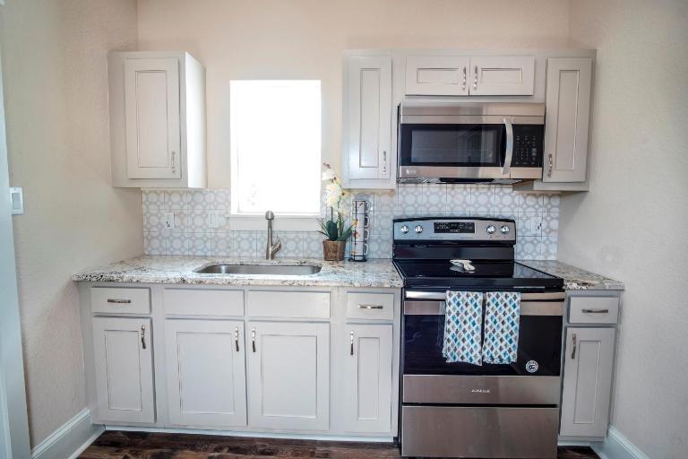 Beautiful Guest House on New Built Home Near Downtown - B&B San Antonio