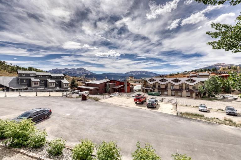 Beautiful Mountain View Condo - B&B Crested Butte