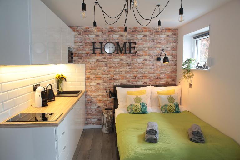 BROOKWOOD MINI STUDIO Airport ŁAWICA - B&B Poznań