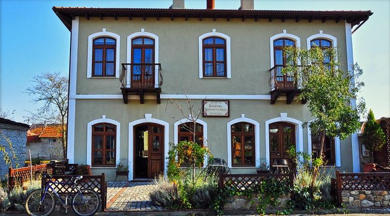 Mansion of Kerkini powered by hotel Oikoperiigitis - B&B Kerkini