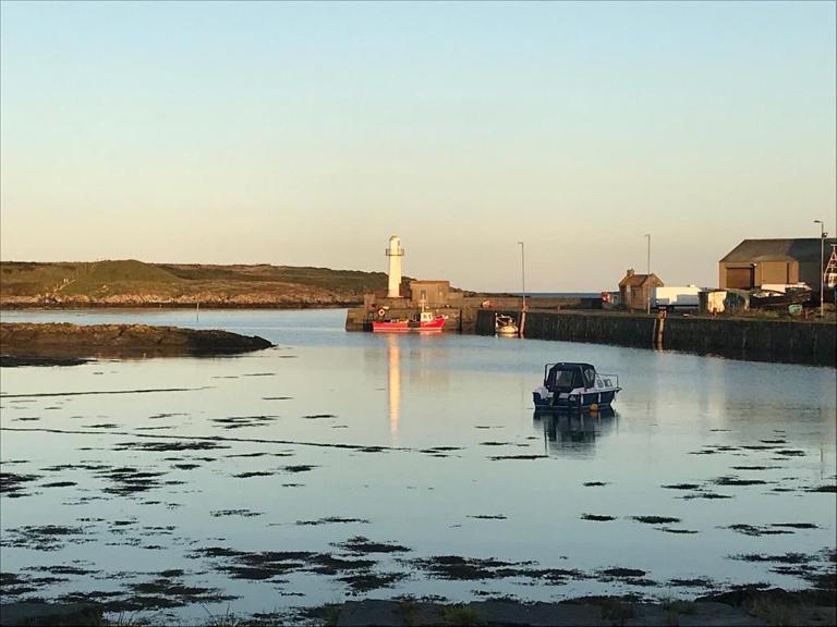 Lovely apartment overlooking the harbour and bay - Ferienwohnung Ardglass