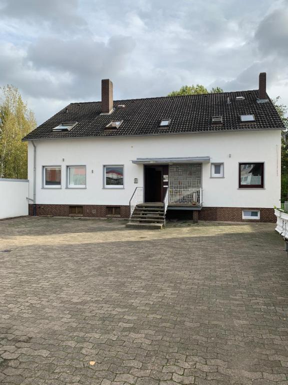 Souterrain Apartment Laatzen - Bed and Breakfast Hannover