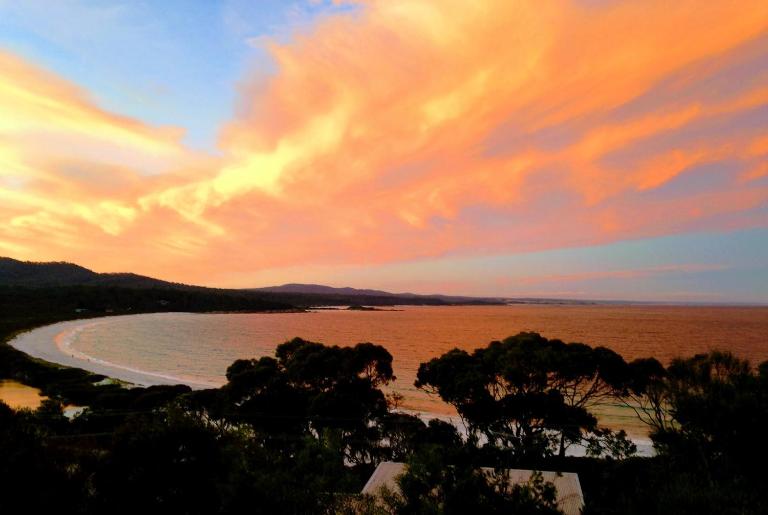 DOLPHIN LOOKOUT COTTAGE - amazing views of the Bay of Fires - Bed and Breakfast Binalong Bay