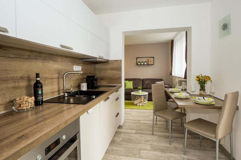 Apartmány Stožec - Nella Premium - Bed and Breakfast Stožec
