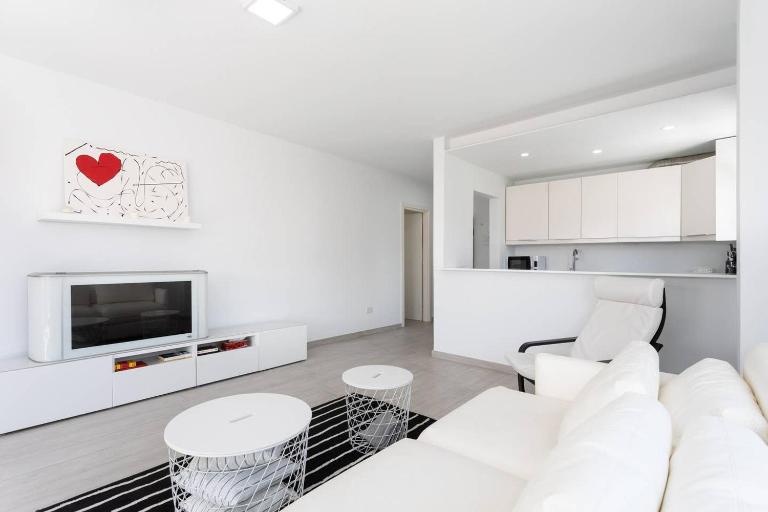 THE WHITE HEART HOUSE – ATTIC SEA VIEW - Chambres d'hôtes Los Cristianos