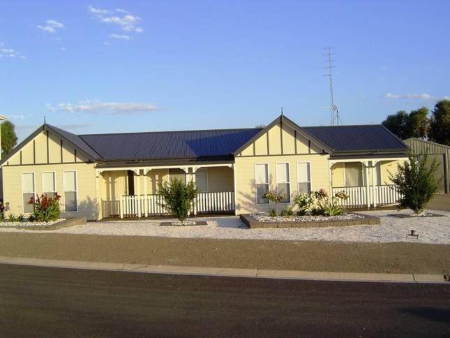 Moontana - B&B Moonta Bay