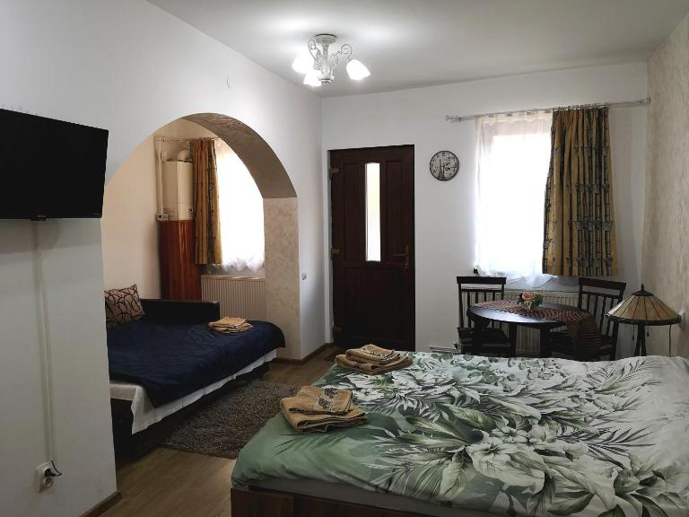Clemence Guesthouse - B&B Braşov
