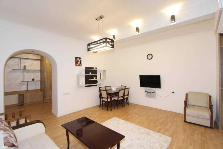 Sunny Apartment in the center - B&B Jerevan