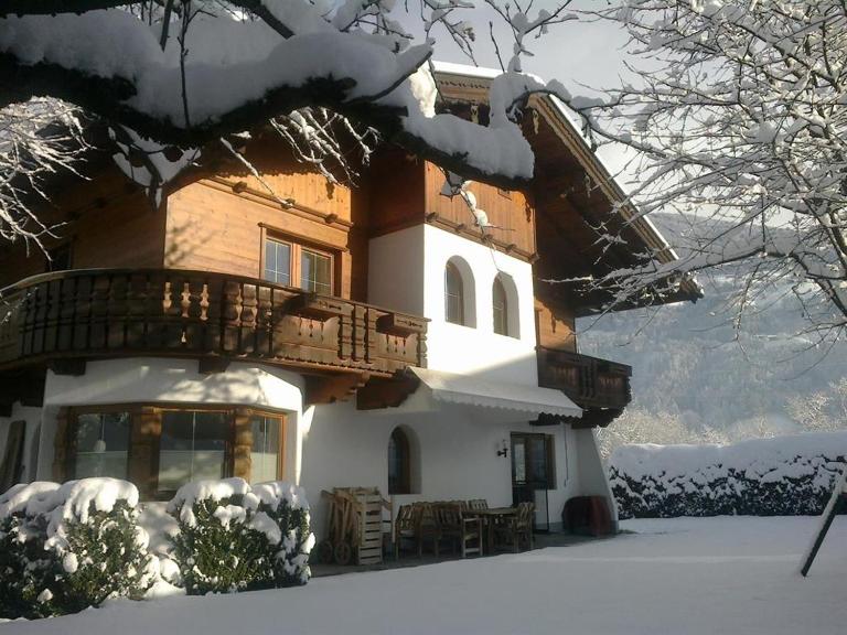Chalet Neuhaus - B&B Ried im Zillertal