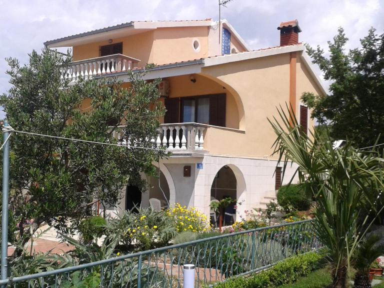 Apartments Zdenka - Chambres d'hôtes Rogoznica