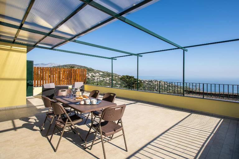 Magdalene's House - sea view terrace - B&B Massa Lubrense