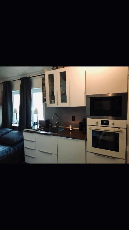Villa Lillgården with Sauna and Jacuzzi - B&B Norrköping
