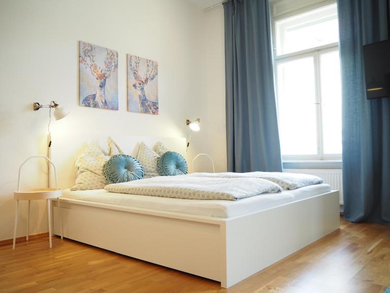 APSTAY City Residence Apartments ǀ Parking option & Self Check-in - Chambres d'hôtes Graz