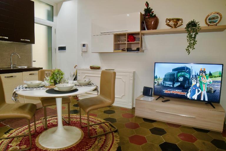 Splendido Trilocale zona Isola - Bed and Breakfast Milaan