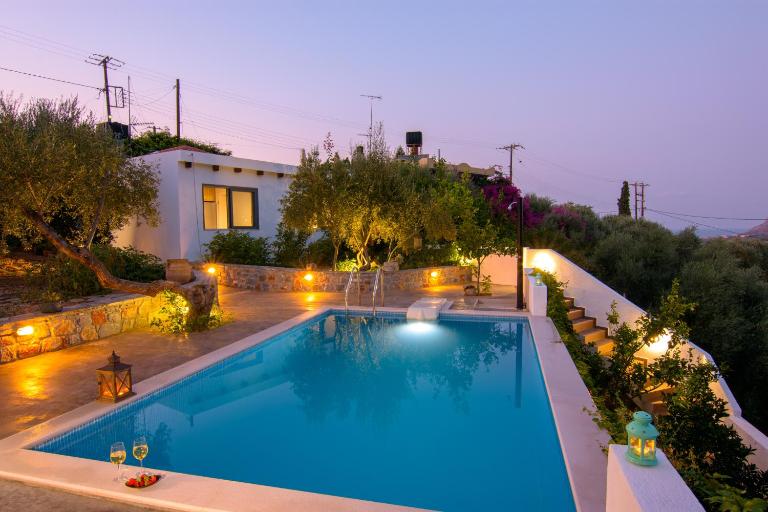 Villa Douloumi - Chambres d'hôtes Mílatos