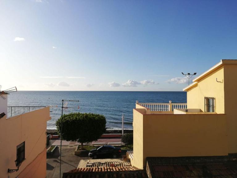 Charming Beach Holiday House - Chambres d'hôtes Cala del Moral