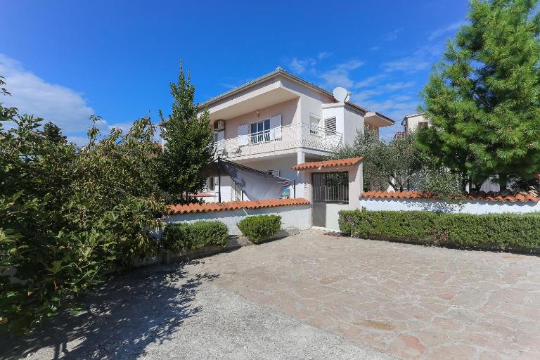Casa Zorana-Alba Apartments - Ferienwohnung Trogir