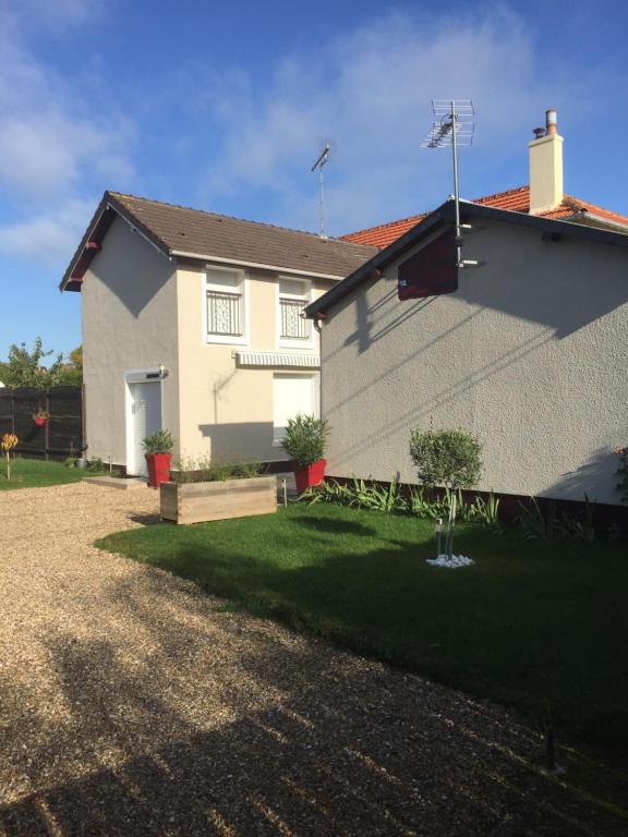 A pied, 300m de la plage et 500m du village - Ferienwohnung Villers-sur-Mer