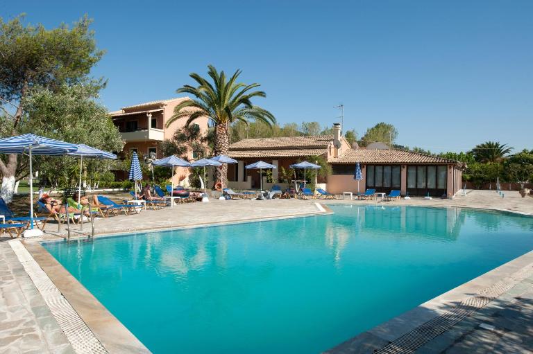 Helena Apartments & Villas - Bed and Breakfast Sidári