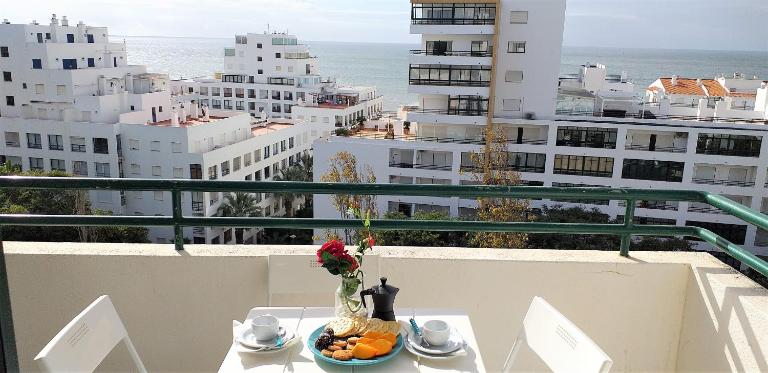 Avenida Mar- Vista Mar, Wifi, 150mt Praia - B&B Quarteira