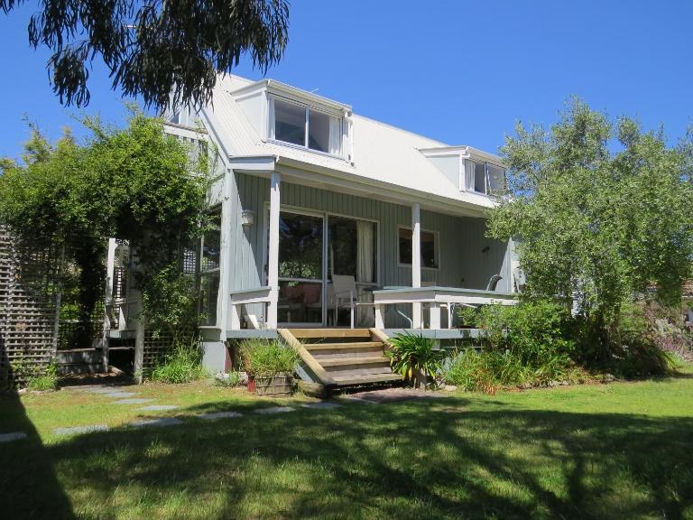 Beside the lagoon - Waikanae Beach - B&B Waikanae