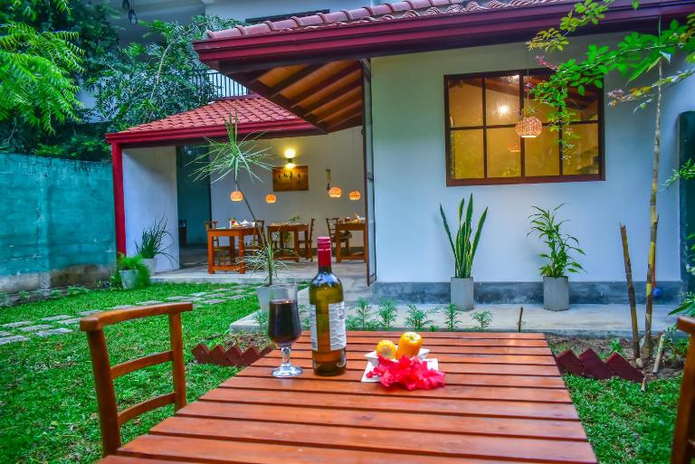 Onera Villa - Ferienwohnung Hikkaduwa