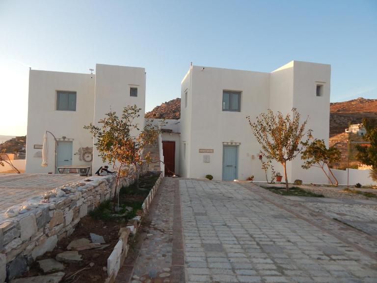 Armonia Studios, Apartments & Villa - B&B Mikrí Vígla