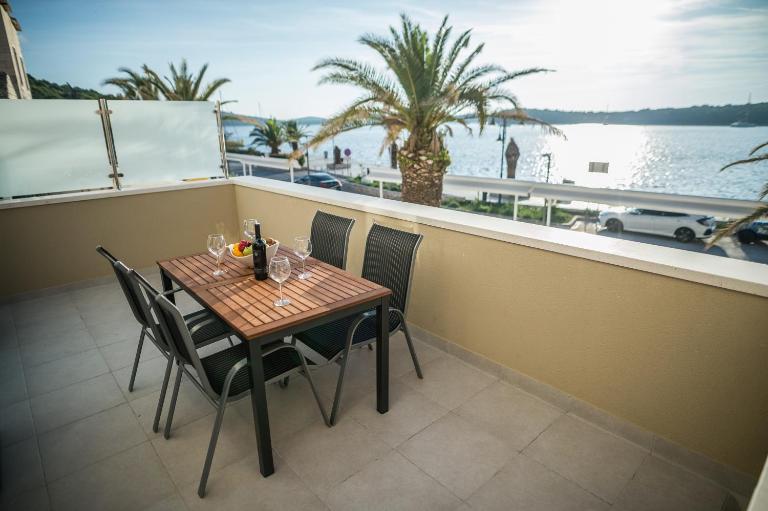 Riva House - Ferienwohnung Rogoznica