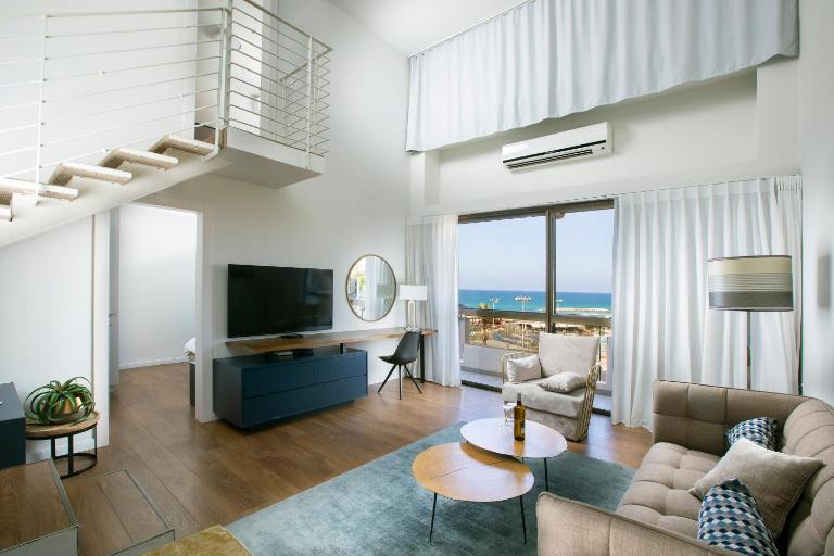 Marine Heights Suites - Bed and Breakfast Herzliya