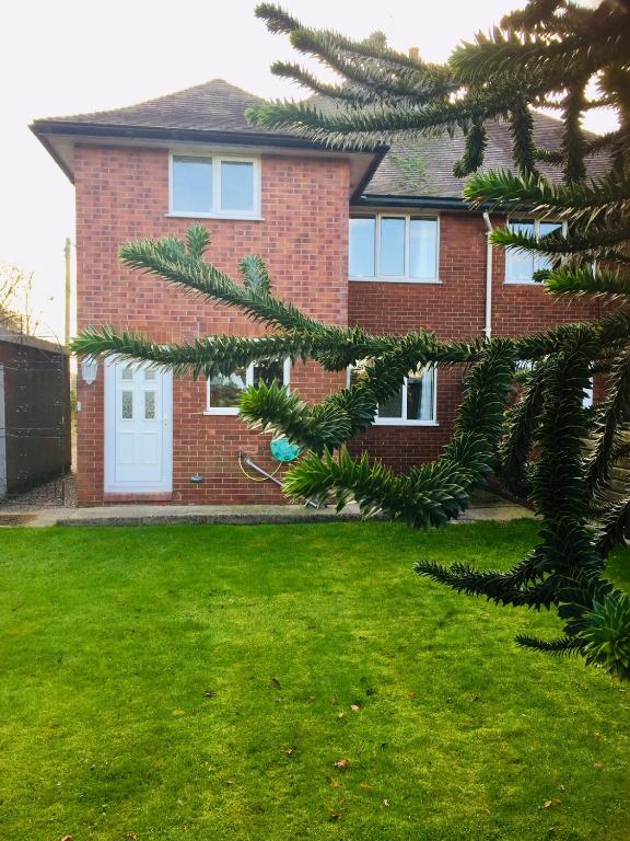 Glenbrae House 3 bedrooms near Nantwich with countryside views on private driveway - B&B Nantwich