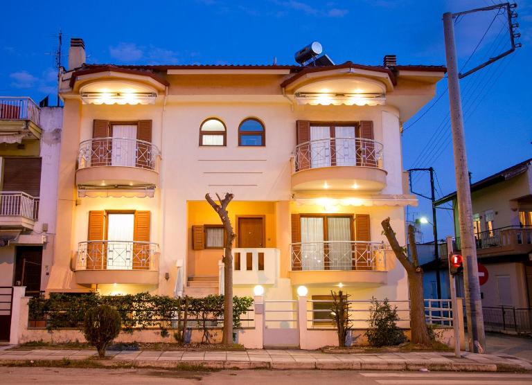 Vier Luxury House - B&B Serres