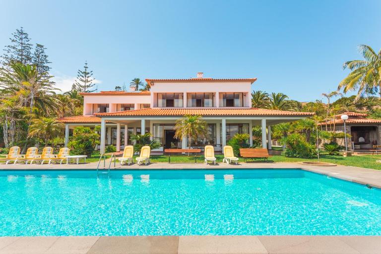 FLH Luxury Villa Mar with Private Sea Access - B&B Caniçal