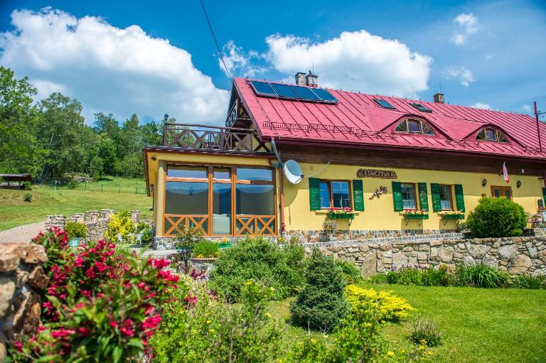 Apartamenty Leśniczówka Salamandra - Chambres d'hôtes Świeradów-Zdrój