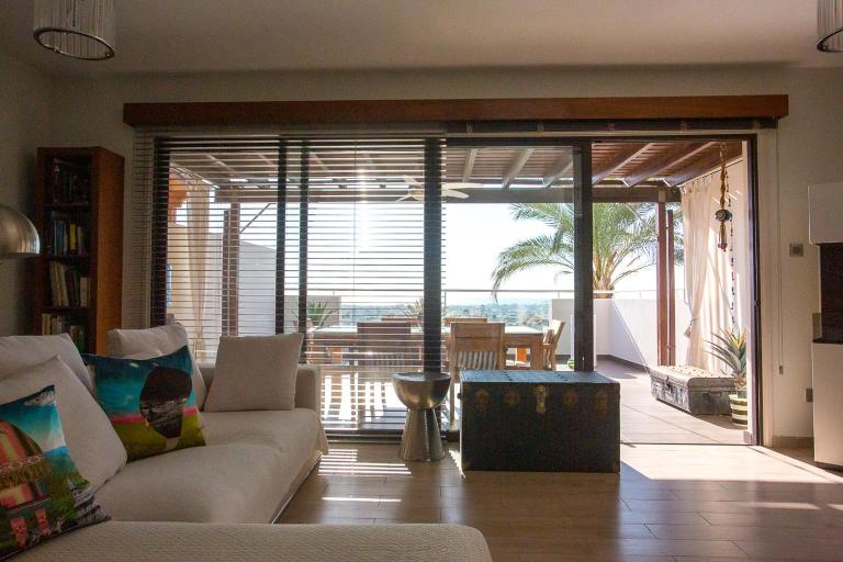 Penthouse Duplex overlooking the Mediterranean - Bed and Breakfast Larnaca