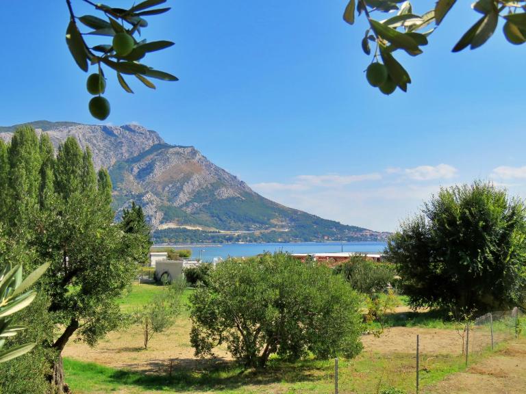 Seaside Apartment - Bed and Breakfast Omiš