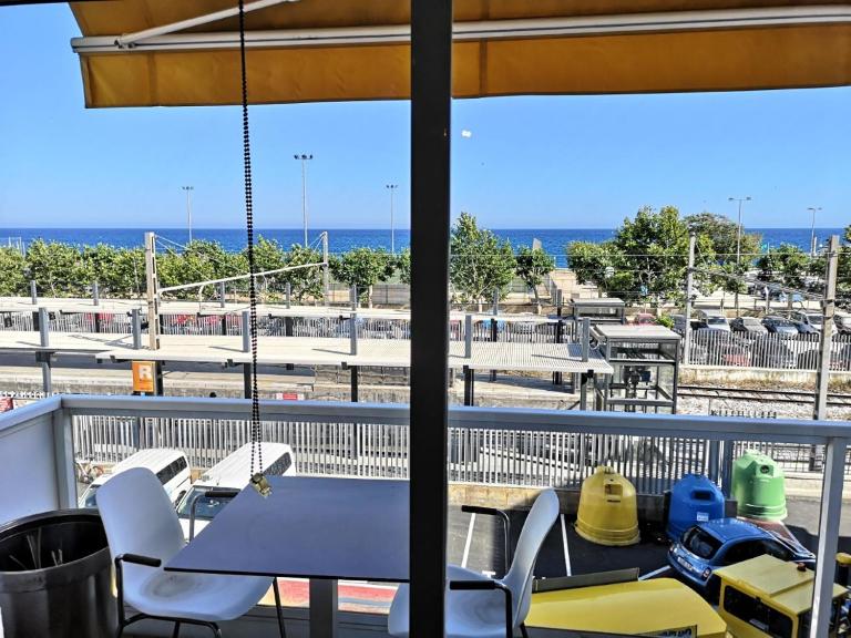 Luxury Apartment Accommodation, next to beach & train station Calella - Ferienwohnung Calella