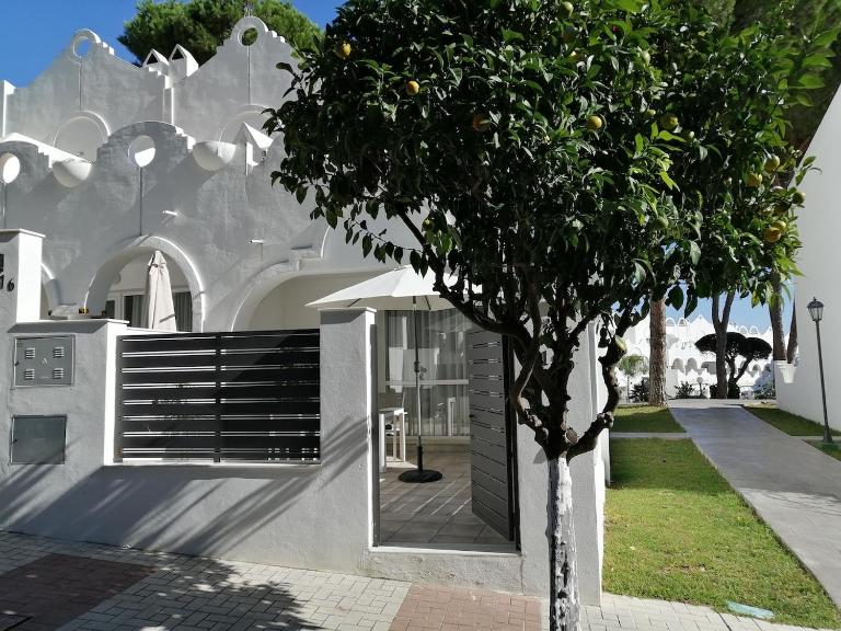 Casa Romero - Beautiful Villa, Best Corner by Pools,Resort Facilities, Full Kitchen, 3 Terraces, Internet - B&B Marbella
