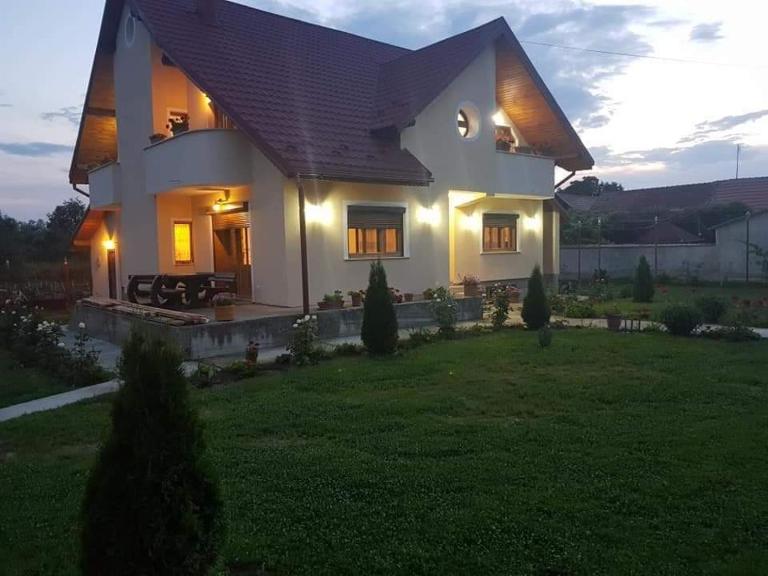 Vila Grecu - B&B Copăcel