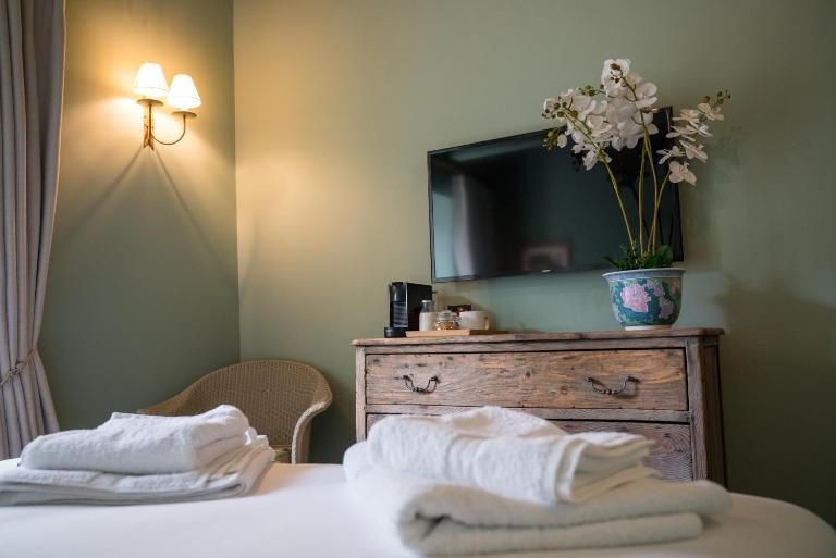 The Horse & Groom Inn - Bed and Breakfast Chichester