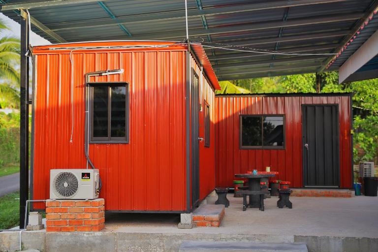Padang Besar Red Cabin Homestay - B&B Badong Wusha