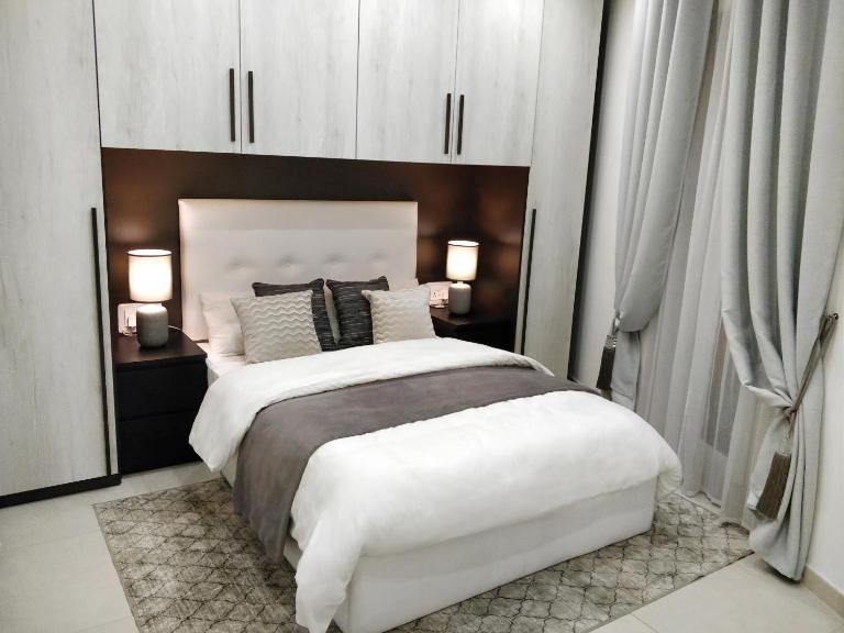 Central Rooms - Near Valletta & Sliema - Best Bus Lines - B&B Hamrun