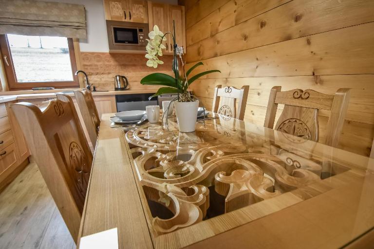 Domek Górski Zakątek z Jacuzzi - B&B Nowe Bystre
