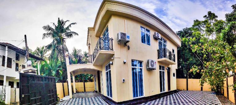 Royal City Inn - Bed and Breakfast Negombo