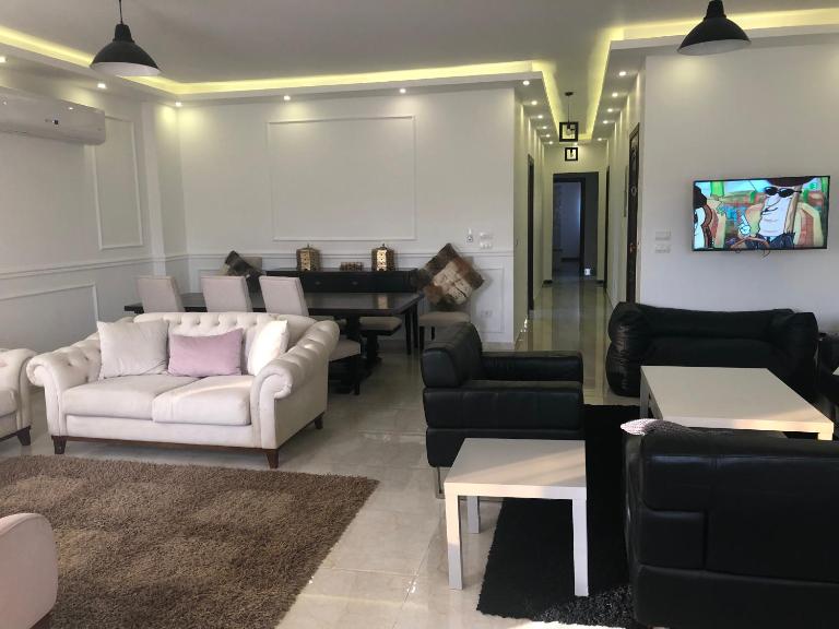 Elite Royal Five Stars - Bed and Breakfast Caïro