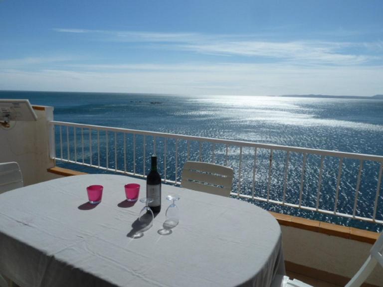 Apartamento magnificas vistas mar y piscina ref 298 - Chambres d'hôtes Roses