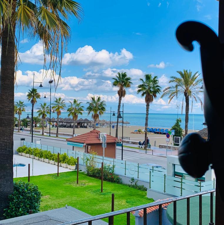 PALMERAS BEACH - B&B Torremolinos
