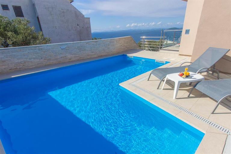 Villa Top of Murter, two bedroom apartment - B&B Murter