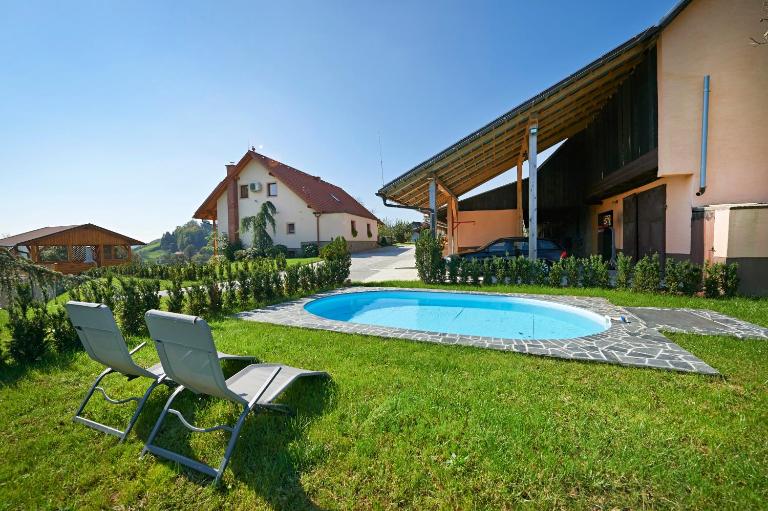 Farmhouse Lipoglav - Chambres d'hôtes Loče