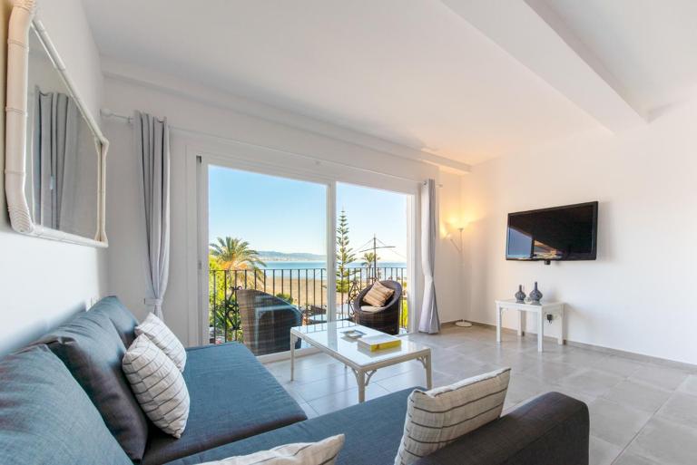 Puerto Banus Frontline Apartment with Amazing Sea Views - B&B Marbella